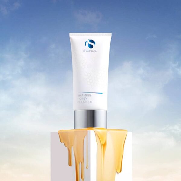 iS Clinical Warming Honey Cleanser - Image 2